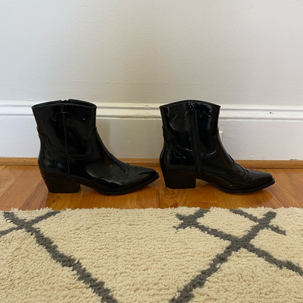 Villa Rouge black leather boots